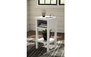 A4000090 Marnville ACCENT TABLE