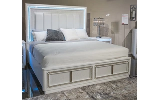 Q STORAGE FTBD W/ROLL SLATS Chalanna WhiteB822-54S ASHLEY