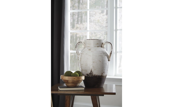A2000331 DION VASE DION DISTRESSED WHITE