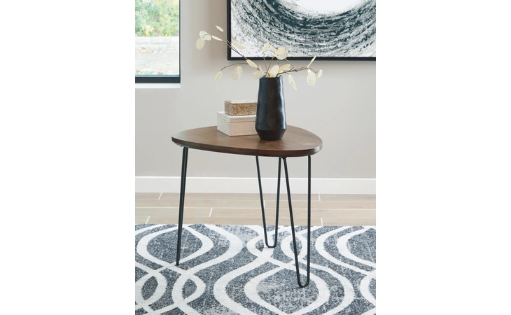 T242-6 COURAGER TRIANGLE END TABLE COURAGER