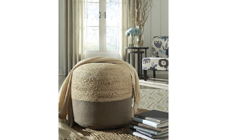 A1000675 Sweed Valley POUF