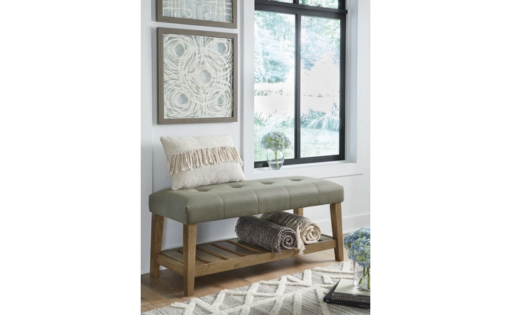 A3000304 Cabellero UPHOLSTERED ACCENT BENCH