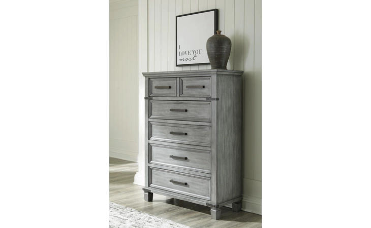 B772-46 Russelyn FIVE DRAWER CHEST