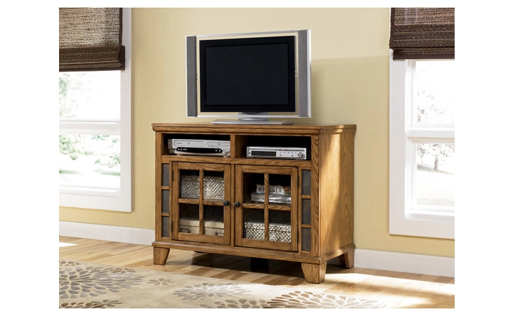 W674-18  TV STAND-ENTERTAINMENT-KINLEY