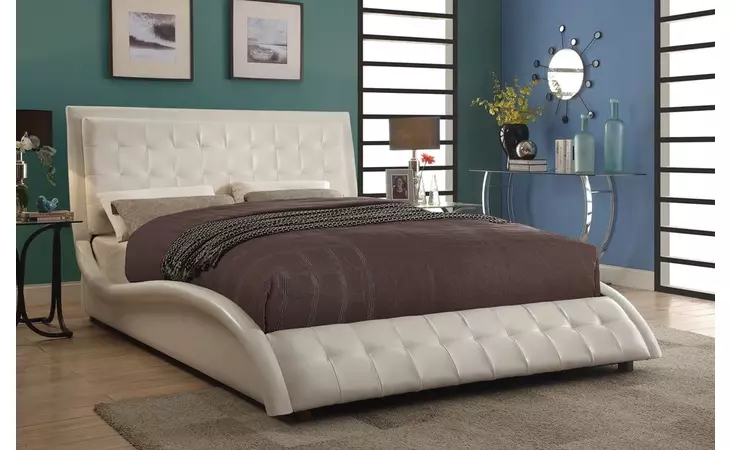300372Q  TULLY TRANSITIONAL WHITE UPHOLSTERED QUEEN BED
